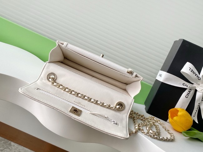 CHANEL Wallet On Chain AP4323 white