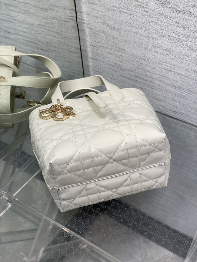 Small Dior Toujours Vertical Tote Bag Macrocannage Crinkled Calfskin M2835 white
